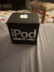 Apple iPod 4th Gen 20Gb Bundle Original Box Power Cord Ear Buds Paperwork