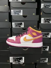 DS Nike Air Jordan 1 Mid Dia De Los Muertos GS Size 4Y La Familia DC0500-100