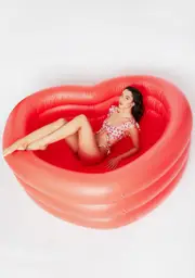[ban.do] Heart Shaped Inflatable Pool