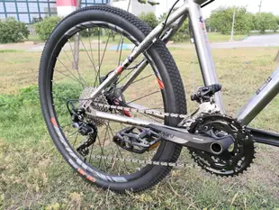 （人生解鎖系列）鈦合金車架 登山車 旗艦版 SAVA Titanium Shimano 30段變速 超輕 油碟煞 可升級氣壓可鎖前叉