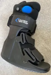 United Ortho Short Air Cam Walker Fracture Boot, Fits Left or Right, Extra Small