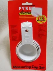 Vintage 1999 PYREX Accessories Plastic Measuring Cups / NEW
