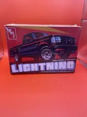 Amt Ford F-150 Lightning SVT 1994 1/25 Model Kit #21372