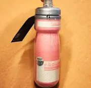 New with Tags Pink Camelbak Podium Chill 21 Oz Water Bottle Reflective Insulated