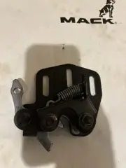 OEM MACK ANTHEM LEFT SIDE HOOD LATCH P/N 23943950