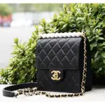 二手 CHANEL AS0584 幻象珍珠系列QUILTED FLAP BAG 小牛皮珍珠鍊帶包 黑