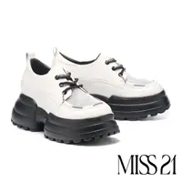 在飛比找momo購物網優惠-【MISS 21】叛逆潮感異材質拼接雙綁帶大頭厚底鞋(米白)