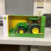 Ertl 1/16 Scale John Deere Model 5125R Tractor with Loader LP64408 / 45604