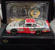 Action Elite Kevin Harvick 2001 Chevy Monte Carlo Taz Looney Tunes Car 5996 1:24