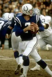 Quarterback Bert Jones Baltimore Colts drops back to pass v the Oa- Old Photo 2