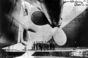 New 5x7 Photo: Men Stand Below Propeller of RMS TITANIC Ship Ocean Liner, 1911