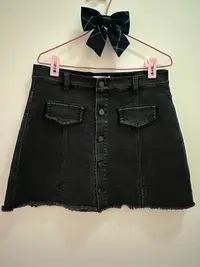 在飛比找Yahoo!奇摩拍賣優惠-0918 專櫃二手黑色牛仔褲裙 L