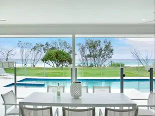 Sentosa at Tugun, Beachfront Holiday Home