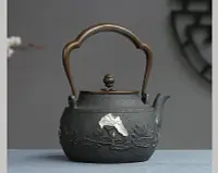 在飛比找Yahoo!奇摩拍賣優惠-日本鐵壺 龍山堂 日本純手工打造 鐵壺無塗層  生鐵壺