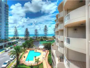 基拉海灘公寓飯店Kirra Beach Apartments