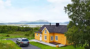 5 person holiday home in Skutvik