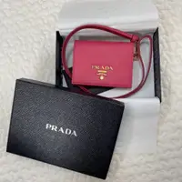 在飛比找蝦皮購物優惠-近全新 PRADA 識別證套 皮革 mercari 日本直送