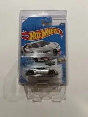 Hot Wheels Zamac Bugatti Chiron With Protective Case