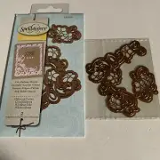 Spellbinders Die- HIBISCUS CORNER D-Lites S2-068