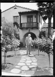 Dr. George Watson Cole outside his Pasadena home 1932 California - Old Photo