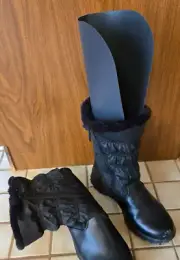 8 Pair (16pcs) of 16" Black Vinyl Boot Shapers Inserts to Hold Boot Form