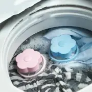 Daisy Shaped Laundry Lint And Hair Catcher