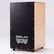 亞洲樂器 SBALAY SCJ2EQ-BK 插電木箱鼓 Cajon、使用鈴鐺響線、附鼓袋、尺寸:35*50*36 公分