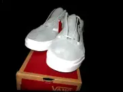 Vans Womens Grey Suede Size 7.5 medium NWB