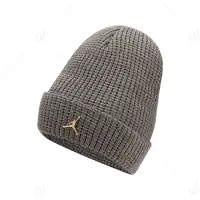 在飛比找Yahoo奇摩購物中心優惠-NIKE 帽子 毛帽 運動 喬丹 保暖 灰金 DM82720