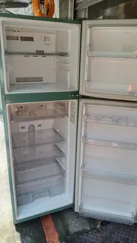 在飛比找Yahoo!奇摩拍賣優惠-二手 電冰箱 大同冰箱 TR-350FC 雙門冰箱 250L