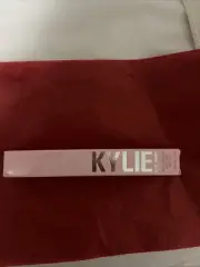 KYLIE COSMETICS Matte Liquid Lipstick in 736 On Brand (Peachy Nude)