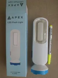 在飛比找Yahoo!奇摩拍賣優惠-109股東會紀念品~ APEX 多功能 LED 檯燈/手電筒