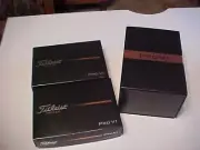 NEW 2025 2 DOZEN, 24 GOLF BALLS TITLEIST PRO V1 & LIMITED HOLIDAY GIFT BOX V1