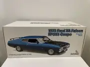 1 : 18 CLASSIC CARLECTABLES FORD 1973 XA FALCON RP083 COUPE