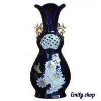 在飛比找蝦皮購物優惠-現貨/歐式簍空浮雕陶瓷花器 花瓶 擺飾 布置 居家 送禮新居
