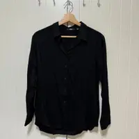 在飛比找蝦皮購物優惠-Uniqlo UQ | 嫘縈長袖襯衫 (黑色/L)