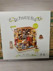 NEW Rolife DG102 DIY Miniature House Sam's Study with LED lights