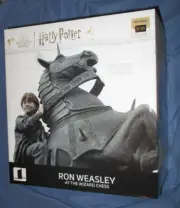 HARRY POTTER Iron Studios Deluxe 1:10 Movie Statue ~Ron Weasley at Wizard Chess