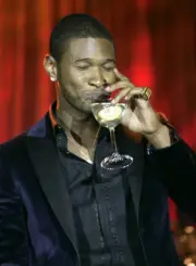 Usher at Clive Davis 2005 Pre GRAMMY Awards Party Dinner Show at B- Old Photo 9