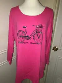 在飛比找Yahoo!奇摩拍賣優惠-Karen Scott腳踏車貼亮片桃紅色舒服八分袖上衣 si