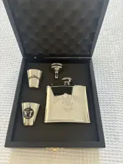 Jack Daniels Gift Set + Flask + 2 x Shot Glass + Funnel - Stainless Steel - New