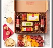 Hickory Farms 7 Piece Spicy Beef Sampler New
