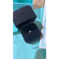 在飛比找蝦皮購物優惠-Tiffany & Co 蒂芬妮 經典款 鑽石戒指 0.31
