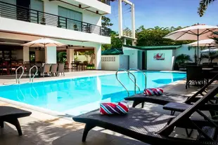 普林塞薩港依比套房Ipil Suites Puerto Princesa