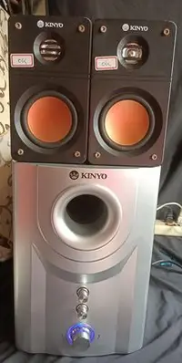 在飛比找Yahoo!奇摩拍賣優惠-KINYO KY-960 2.1超重低音擴大音箱喇叭