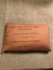 WWI French Army Individual First Aid dressing medical ( contains bandage)