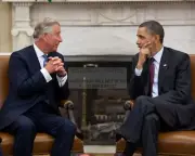 PRESIDENT BARRACK OBAMA MEETING WITH PRINCE CHARLES 2011 8X10 PHOTO