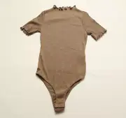 Gilli Women's Marlow Rib Knit Scallop Neck/Cuff S/S Bodysuit DG4 Brown Small NWT