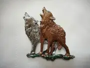 SPECIALLY PRICED!! New Colorized Howling Wolves Pin