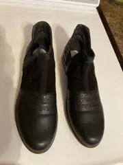 NIB Ladies Shoes Footwear NAOT RIVOTRA PERFORAT BLACK COMBO NPN 40 US Size 9.5